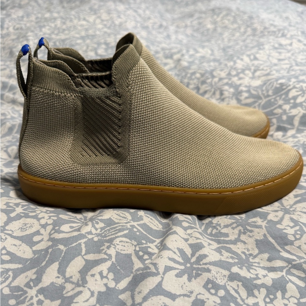 Rothy’s Chelsea Boot in Sage Green Size 8.5